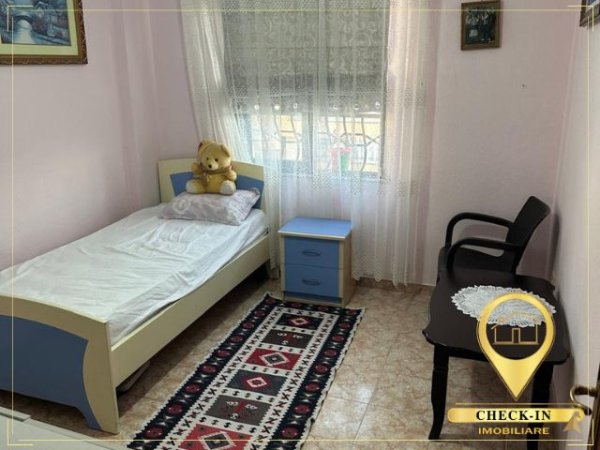 Tirane, jepet me qera apartament 2+1+Aneks+Ballkon Kati 9, 100 m² 600 € (Pallati me Shigjeta)