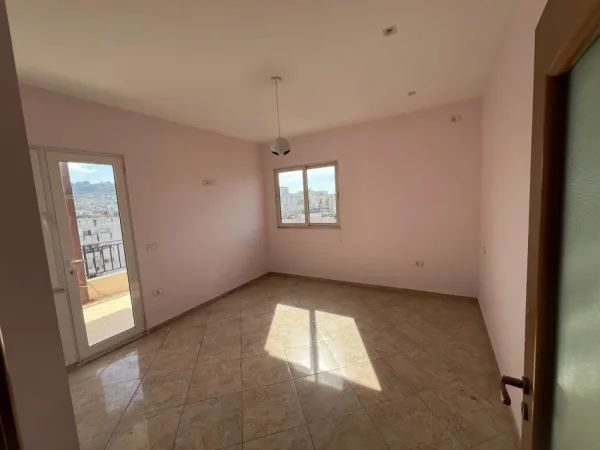 Tirane, shitet apartament 2+1 Kati 8, 126 m² 140.000 € (Yzberisht)