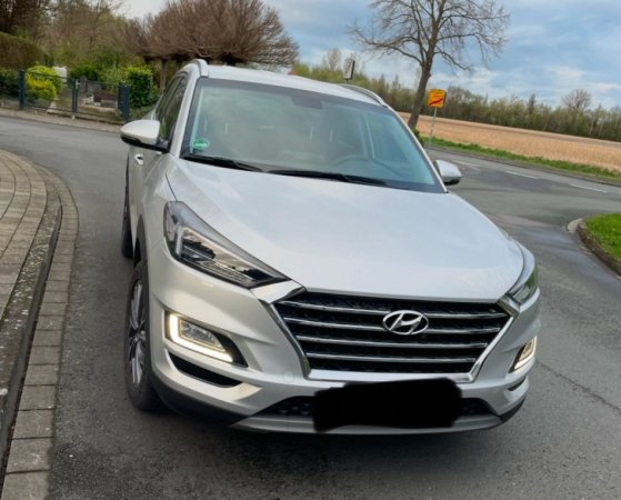 Greqi, shes SUV | Fuoristrad | Xhip Hyundai Tucson Nafte, gri metalizato automatik Kondicioner 83.000 km 25.000 €