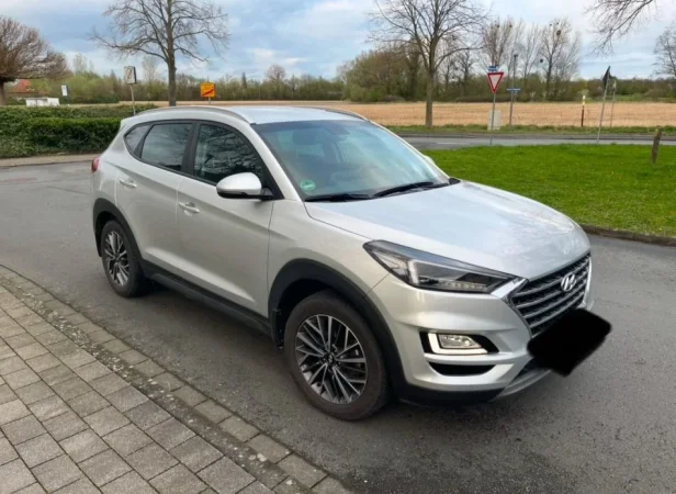 Greqi, shes SUV | Fuoristrad | Xhip Hyundai Tucson Nafte, gri metalizato automatik Kondicioner 83.000 km 25.000 €
