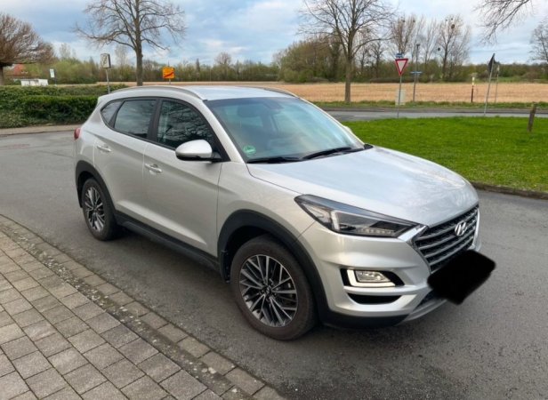 Greqi, shes SUV | Fuoristrad | Xhip Hyundai Tucson Nafte, gri metalizato automatik Kondicioner 83.000 km 25.000 €