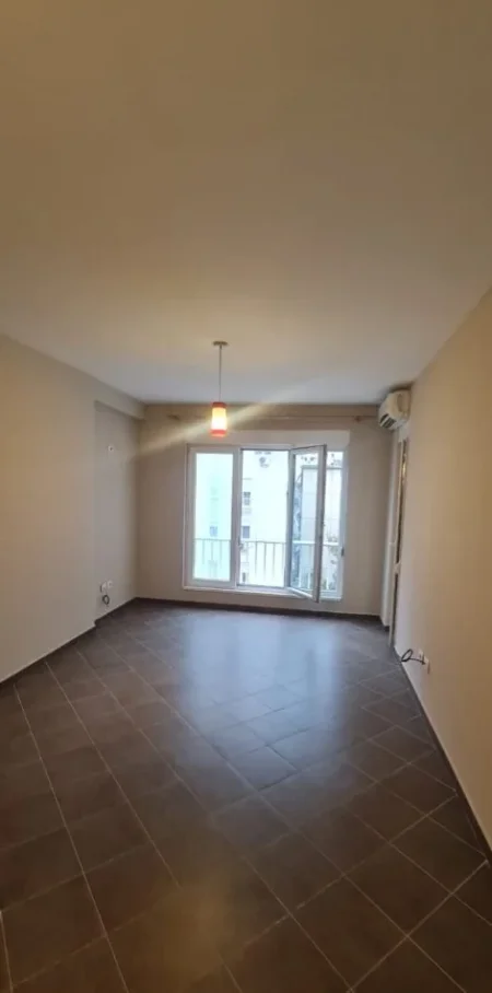 Tirane, shes apartament 1+1+Ballkon Kati 4, 74 m² 155.000 € (Rr. Frosina Plaku,Kompleksi Magnet,Kontakt)