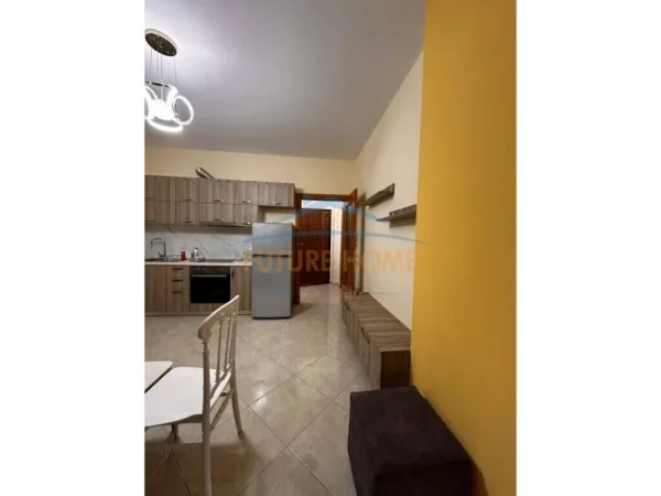 Durres, shitet apartament 1+1+Ballkon Kati 3, 60.000 € (Shkembi Kavajes, Durres)