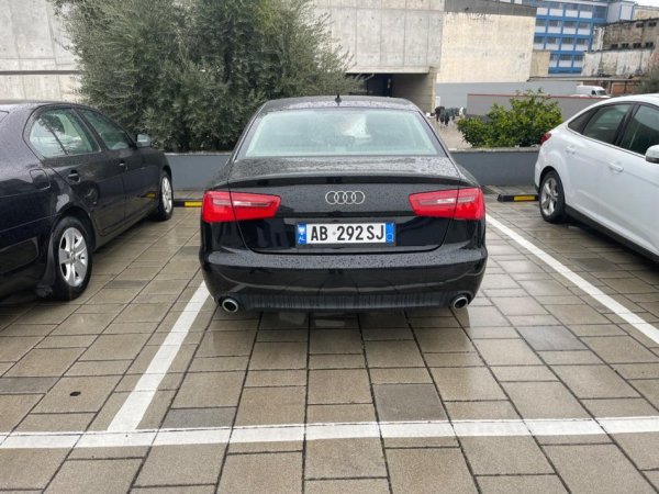 Tirane, shitet makine Audi|A6 2.0 Nafte, e zeze automatik Klima 270.000 km 11.000 €