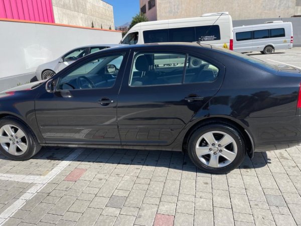 Tirane, shitet makine Skoda|Octavia 1.9 Nafte, e zeze manuale Kondicioner 155.000 km 5.100 €