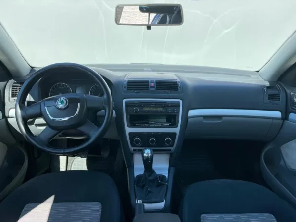 Tirane, shitet makine Skoda|Octavia 1.9 Nafte, e zeze manuale Kondicioner 155.000 km 5.100 €