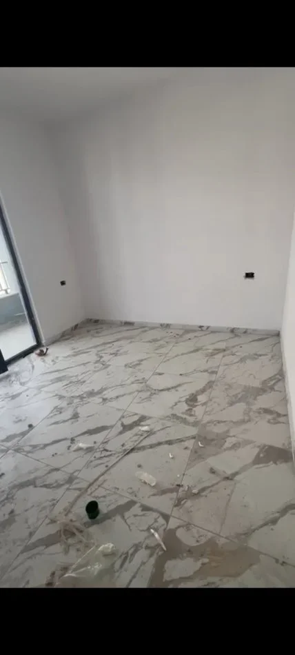 Tirane, shitet apartament 1+1+Ballkon Kati 7, 57.000 € (Rruga Teuta, tek Ulliri)