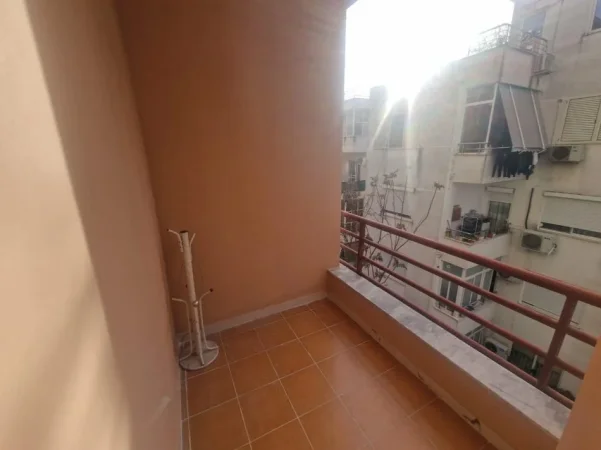 Tirane, shes apartament 1+1+Ballkon Kati 3, 65 m² 115.000 € (Kodra e Diellit)