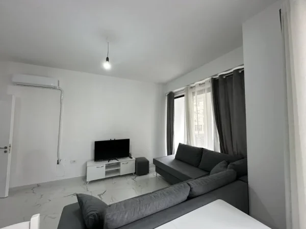 Tirane, jepet me qera apartament 2+1+Ballkon Kati 4, 92 m² 500 € (Astir)