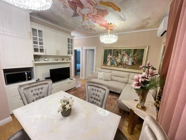Tirane, jepet me qera apartament 2+1+Ballkon Kati 8, 90 m² 1.300 € (Myslym Shyri)