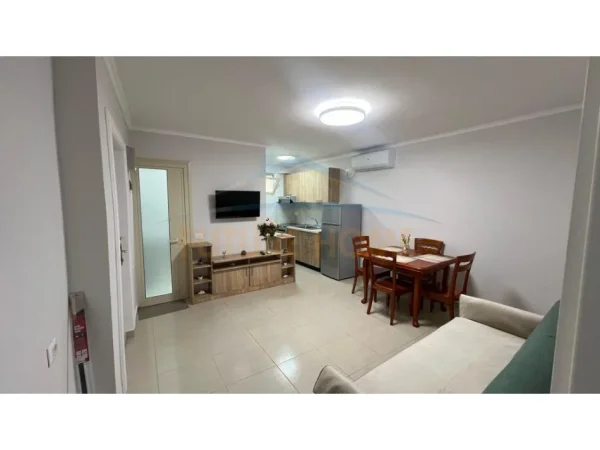 Tirane, jepet me qera apartament 1+1 Kati 0, 55 m² 450 € (Rruga e Dibres)