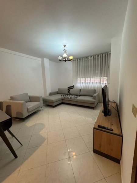 Tirane, jepet me qera apartament 1+1+Ballkon Kati 5, 70 m² 500 € (RRUGA ELBASANIT)