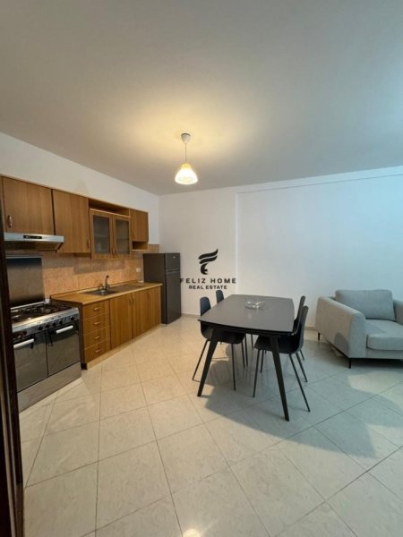 Tirane, jepet me qera apartament 1+1+Ballkon Kati 5, 70 m² 500 € (RRUGA ELBASANIT)