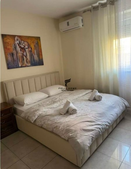 Tirane, jepet me qera apartament 1+1+Ballkon Kati 3, 68 m² 450 € (PAZARI I RI)