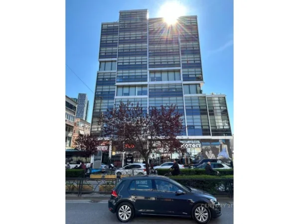 Tirane, shes ambjent biznesi Kati 6, 89 m² 360.000 € (Millenium bussines center)