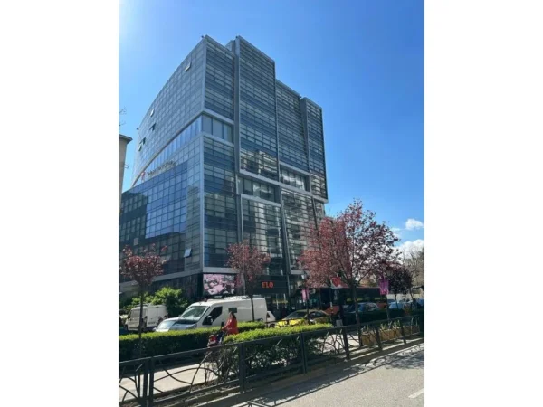 Tirane, shes ambjent biznesi Kati 6, 89 m² 360.000 € (Millenium bussines center)