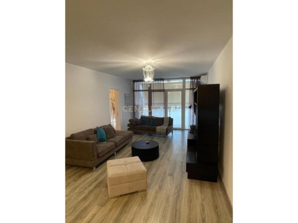 Tirane, jepet me qera apartament 2+1+Aneks+Ballkon Kati 5, 109 m² 1.500 € (LICEU ARTISTIK)