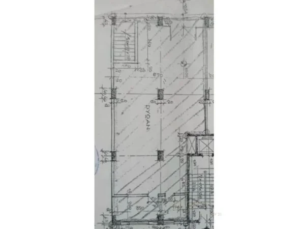 Tirane, jap me qera ambjent biznesi Kati 0, 125 m² 1.200 € (Sheshi Willson)