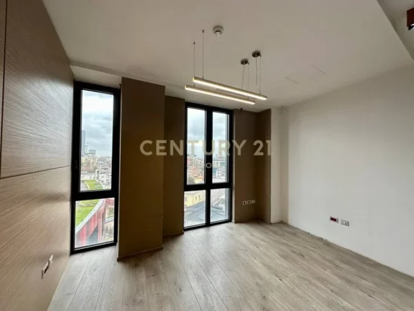 Tirane, jepet me qera zyre Kati 8, 146 m² 2.500 € (PARK GATE RESIDENCE)