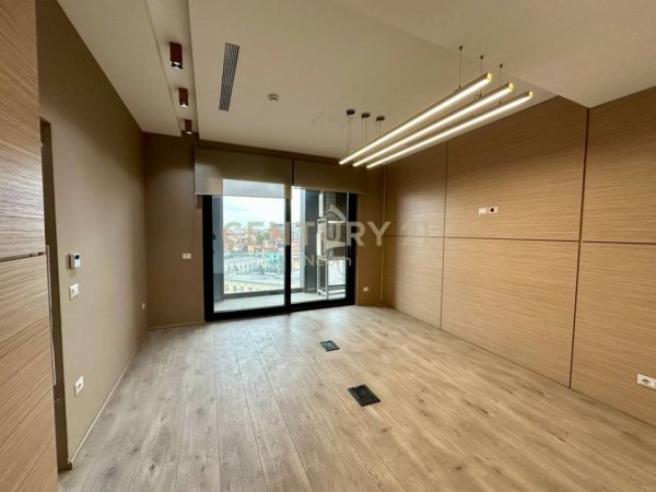 Tirane, jepet me qera zyre Kati 8, 146 m² 2.500 € (PARK GATE RESIDENCE)