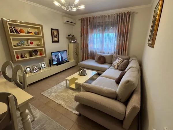 Tirane, shitet apartament 2+1 Kati 5, 72 m² 98.000 € (Njazi Meka)