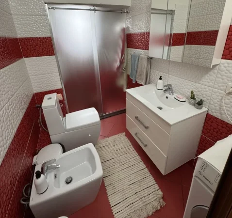 Tirane, shitet apartament 2+1 Kati 5, 72 m² 98.000 € (Njazi Meka)