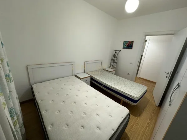 Tirane, jepet me qera apartament 2+1+Aneks+Ballkon Kati 4, 85 m² 800 € (QUARTUM RESIDENCE)