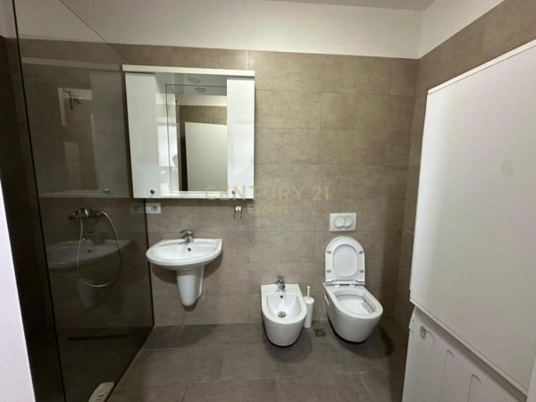 Tirane, jepet me qera apartament 2+1+Aneks+Ballkon Kati 4, 85 m² 800 € (QUARTUM RESIDENCE)