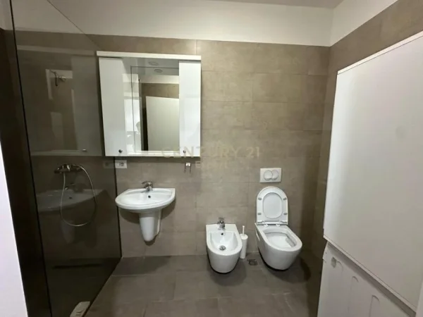 Tirane, jepet me qera apartament 2+1+Aneks+Ballkon Kati 4, 85 m² 800 € (QUARTUM RESIDENCE)