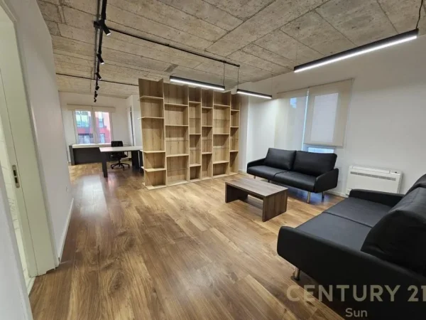 Tirane, jepet me qera zyre Kati 3, 170 m² 2.500 € (Rruga e Elbasanit)