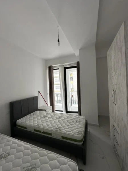 Tirane, jepet me qera apartament 2+1 Kati 3, 106 m² 50.000 € (astir)