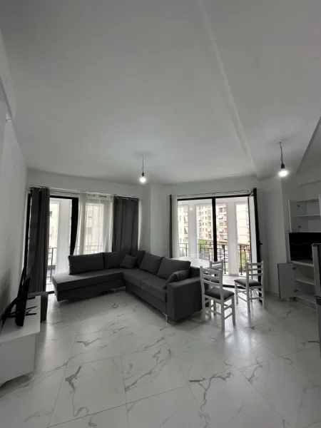 Tirane, jepet me qera apartament 2+1 Kati 3, 106 m² 50.000 € (astir)