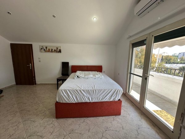 Tirane, jepet me qera apartament duplex Dublex Kati 4, 130 m² 700 € (stadiumi dinamo)