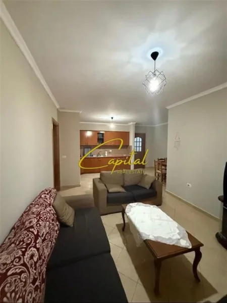 Tirane, jepet me qera apartament 3+1 Kati 1, 130 m² 600 € (5 MAJI)