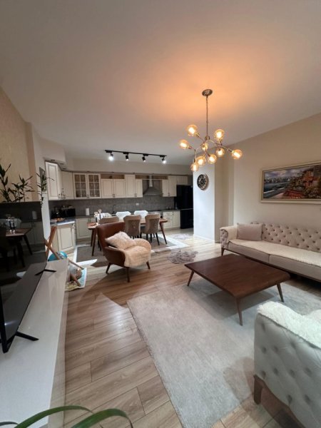 Tirane, shitet apartament 2+1+Ballkon Kati 3, 124 m² 275.000 € (Don Bosko)