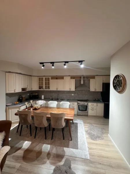 Tirane, shitet apartament 2+1+Ballkon Kati 3, 124 m² 275.000 € (Don Bosko)