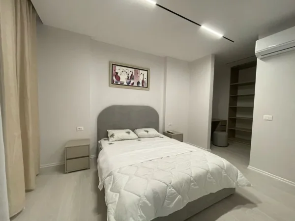 Tirane, jepet me qera apartament 1+1+Ballkon Kati 2, 70 m² 50 € (Ish Parku)