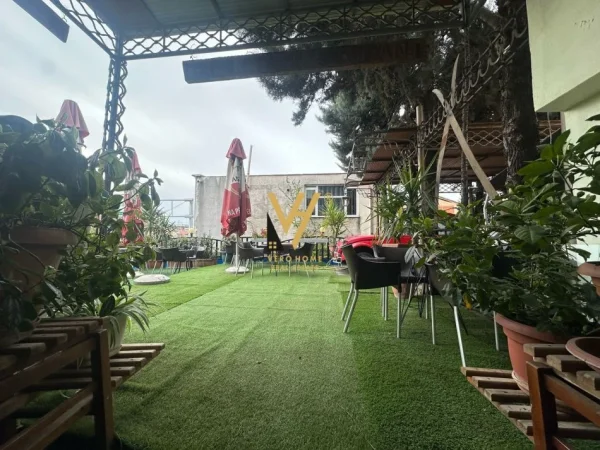 Tirane, jepet me qera ambjent biznesi Kati 0, 1.050 m² 6.000 € (RRETHRROTULLIMI I SHKOZES)