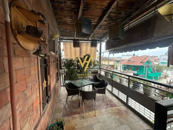 Tirane, jepet me qera ambjent biznesi Kati 0, 1.050 m² 6.000 € (RRETHRROTULLIMI I SHKOZES)