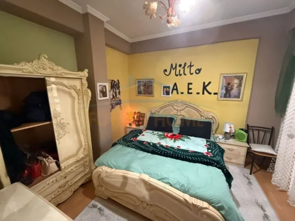 Korce, shitet apartament 2+1+Ballkon Kati 5, 95 m² 75.000 € (Lagjia 7, Korçë)