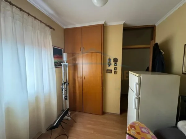 Korce, shitet apartament 2+1+Ballkon Kati 3, 96 m² 94.000 € (Pedonale, Korçë)