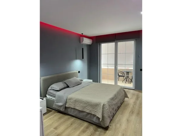 Tirane, jepet me qera apartament 2+1 Kati 7, 105 m² 650 € (Astir)