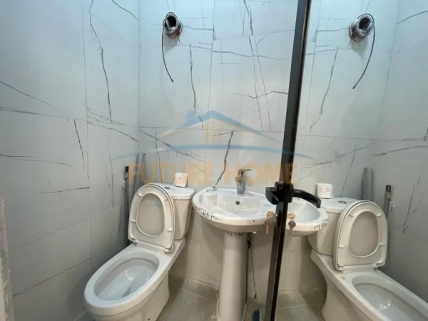 Tirane, shitet dyqan Kati 0, 50 m² 330.000 € (Rruga e Kavajes)