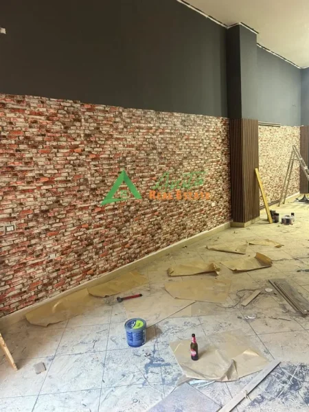 Tirane, jepet me qera ambjent biznesi Kati 0, 90 m² 500 € (Yzberish)