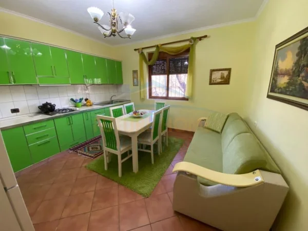 Tirane, shitet shtepi 1 Katshe Kati 0, 188 m² 250.000 € (Laknas)