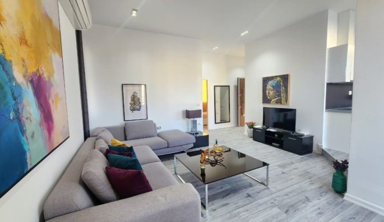 Tirane, jepet me qera apartament 2+1+Verande Kati 9, 80 m² 800 € (Kompleksi Deliorgji)
