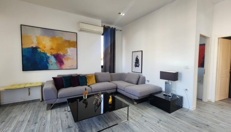 Tirane, jepet me qera apartament 2+1+Verande Kati 9, 80 m² 800 € (Kompleksi Deliorgji)