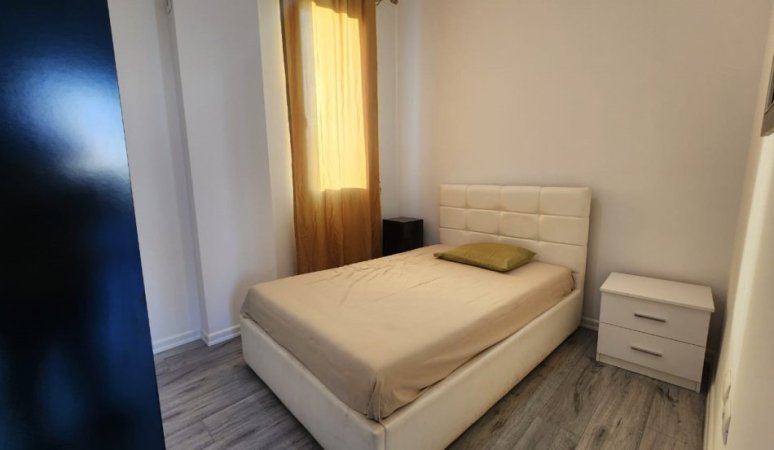 Tirane, jepet me qera apartament 2+1+Verande Kati 9, 80 m² 800 € (Kompleksi Deliorgji)