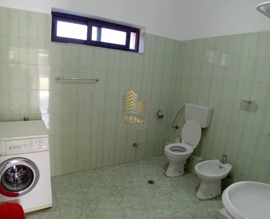 Tirane, jepet me qera Vile 1+1+Ballkon Kati 2, 77 m² 420 € (Rruga Lucie Miloti)
