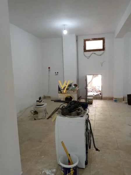 Tirane, jepet me qera magazine Kati 0, 140 m² 1.200 € (TREGU ELEKTRIK)